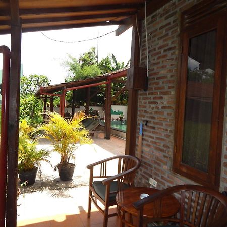 Alamanda Family Villas, Pool & Local Tours Джокьякарта Экстерьер фото