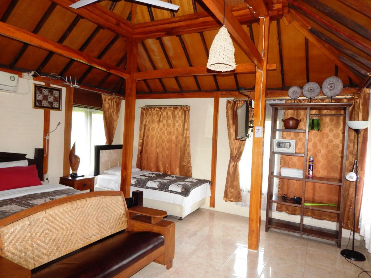 Alamanda Family Villas, Pool & Local Tours Джокьякарта Экстерьер фото