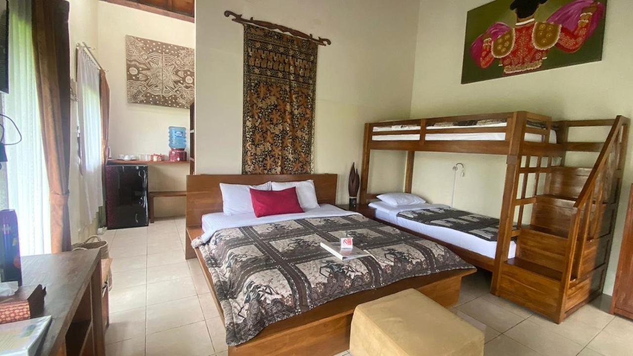 Alamanda Family Villas, Pool & Local Tours Джокьякарта Экстерьер фото