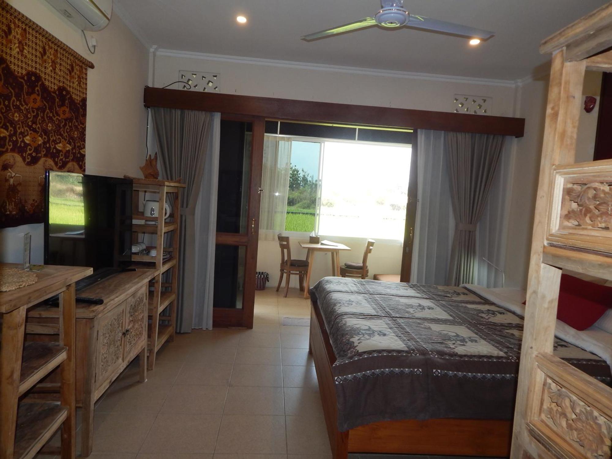 Alamanda Family Villas, Pool & Local Tours Джокьякарта Экстерьер фото