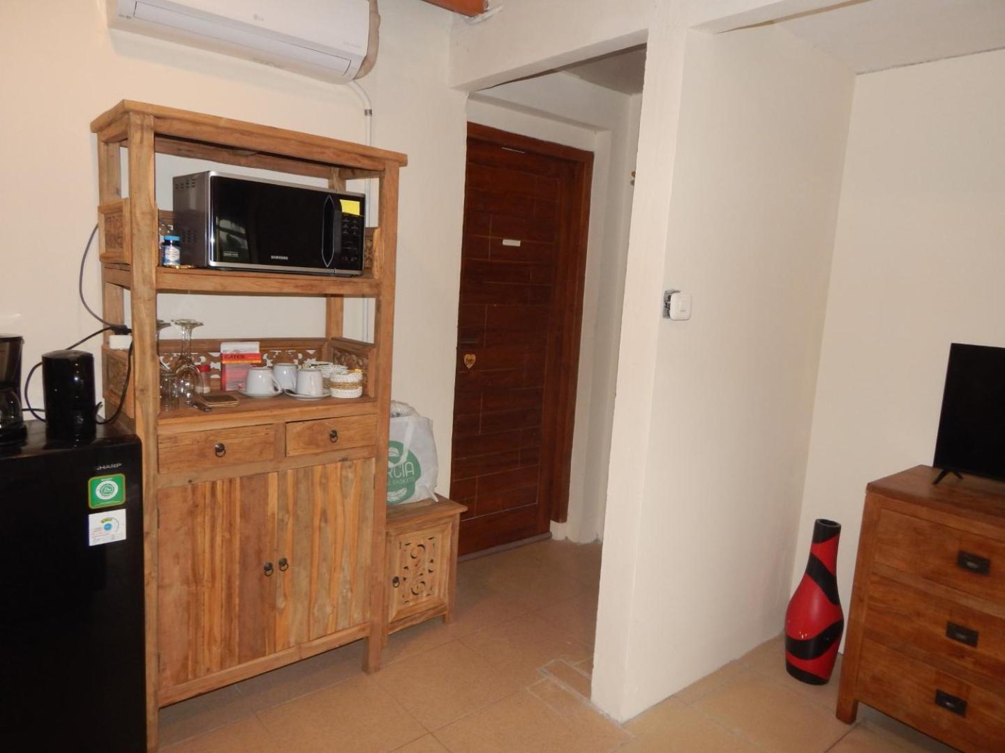 Alamanda Family Villas, Pool & Local Tours Джокьякарта Экстерьер фото