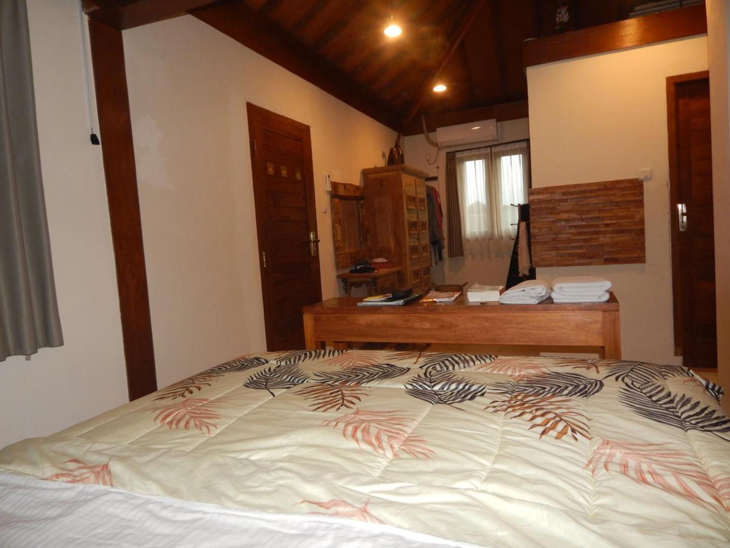 Alamanda Family Villas, Pool & Local Tours Джокьякарта Экстерьер фото