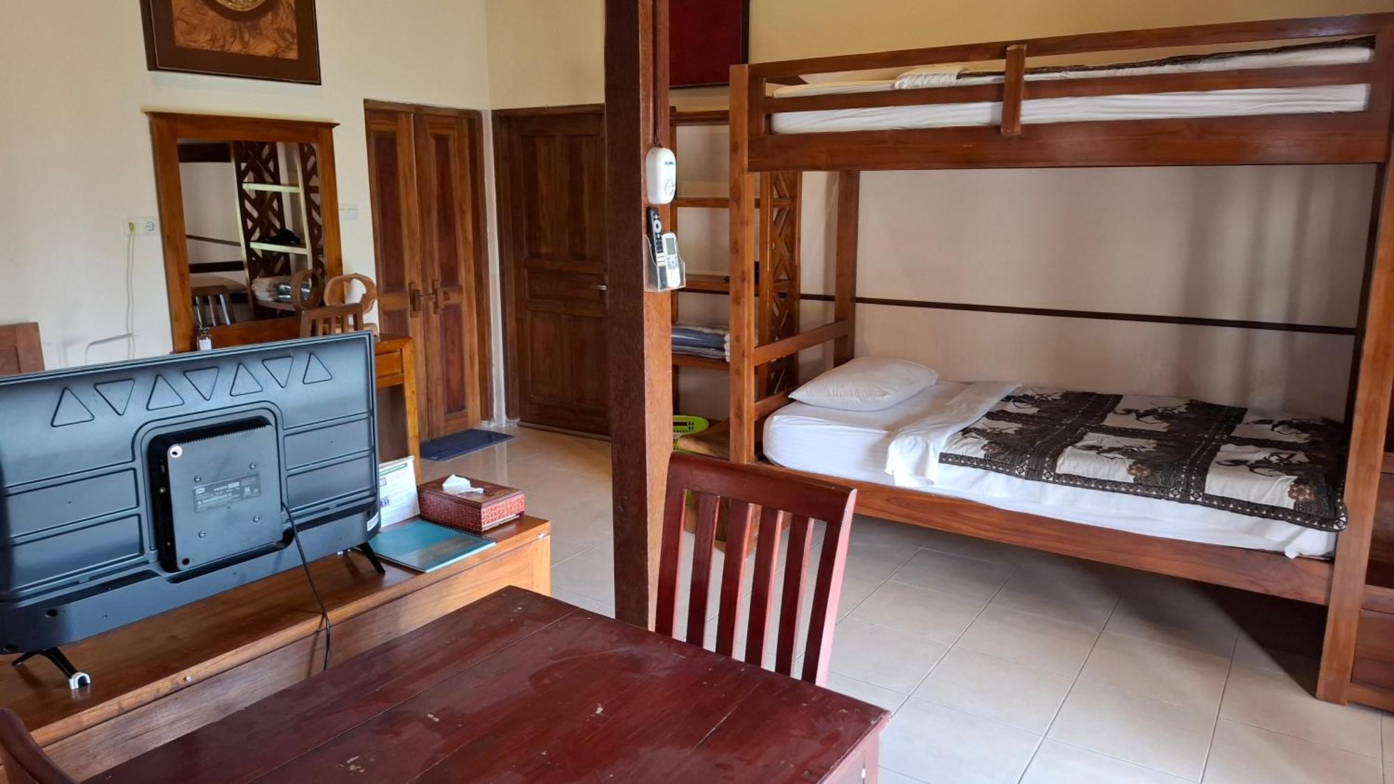 Alamanda Family Villas, Pool & Local Tours Джокьякарта Экстерьер фото