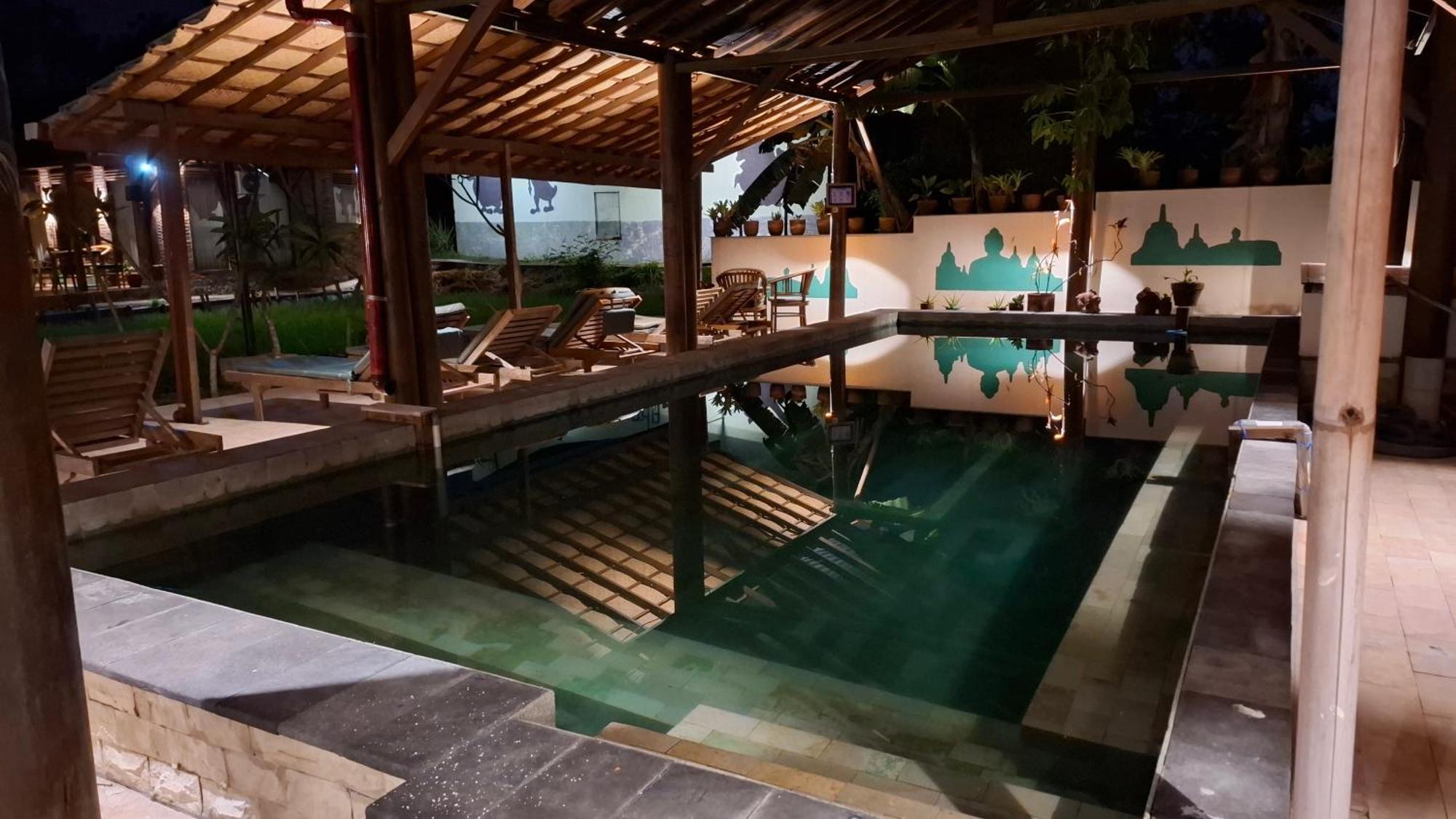 Alamanda Family Villas, Pool & Local Tours Джокьякарта Экстерьер фото