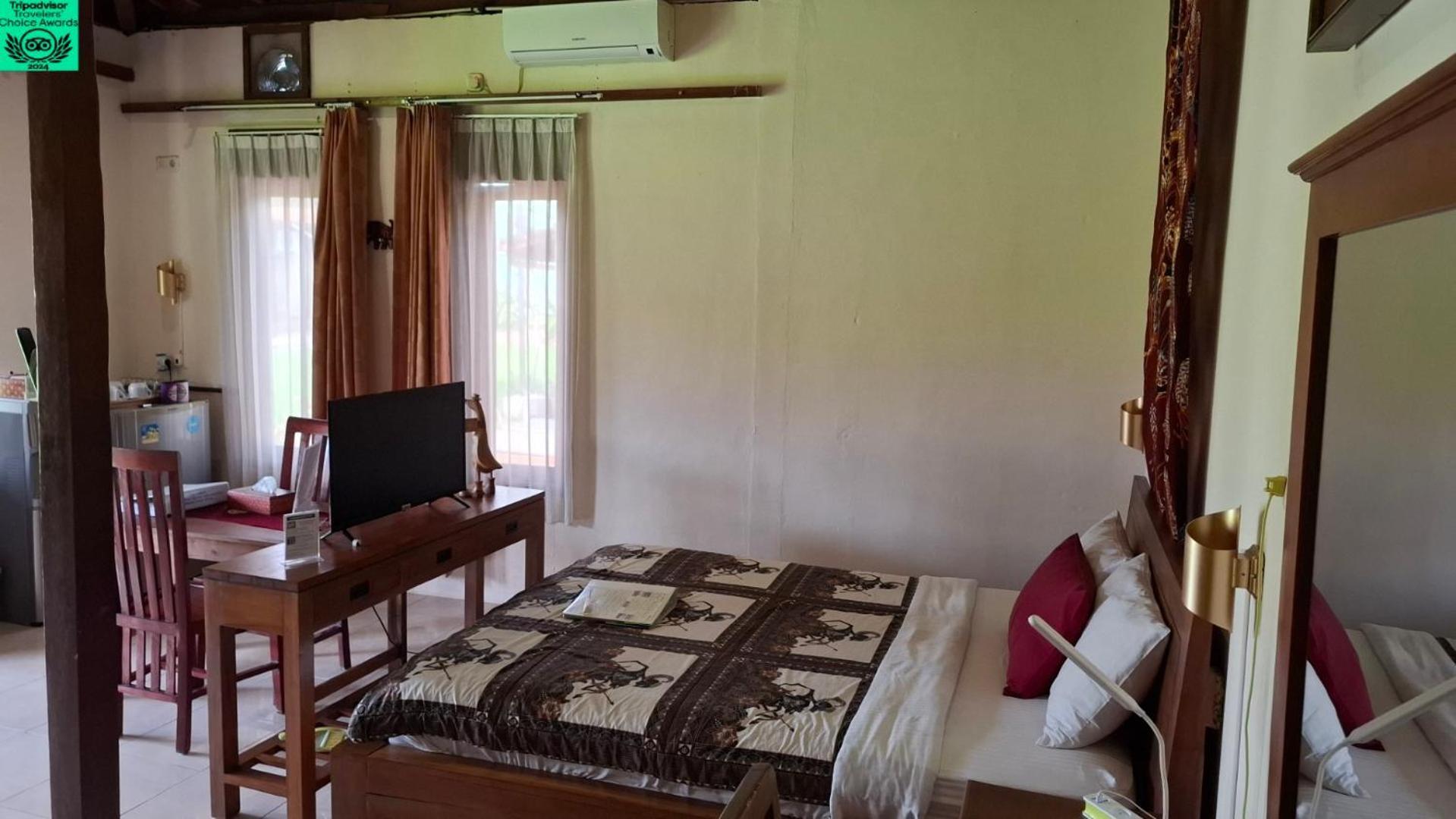 Alamanda Family Villas, Pool & Local Tours Джокьякарта Экстерьер фото