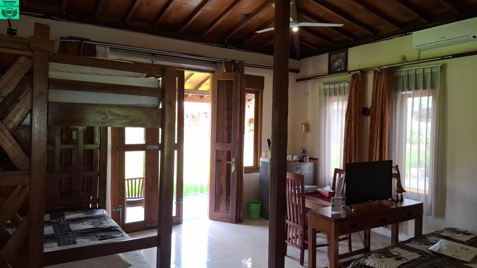 Alamanda Family Villas, Pool & Local Tours Джокьякарта Экстерьер фото